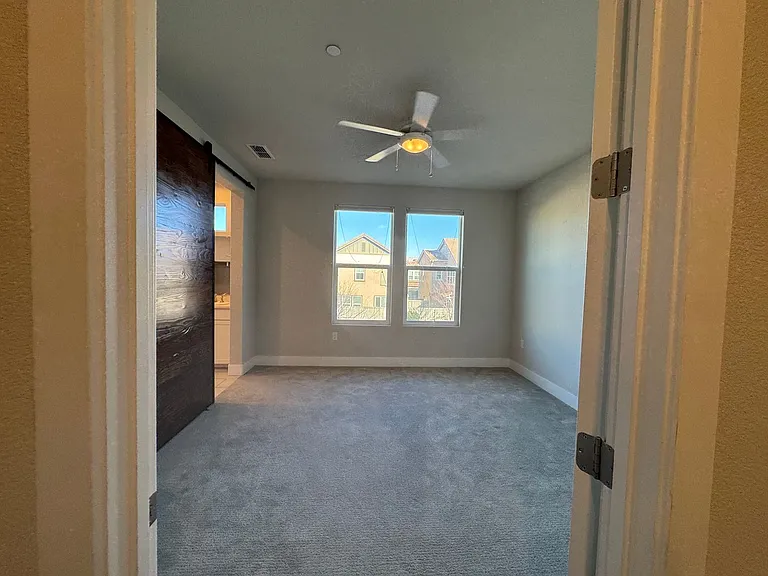 1684 Spring St — Photo 23