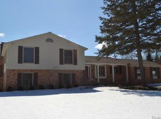 19523 Wilshire Blvd, Beverly Hills, MI 48025