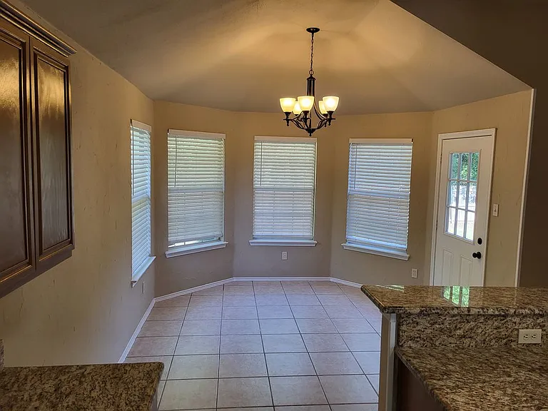 3519 Daisy Ln — Photo 8