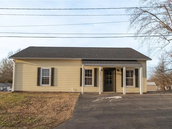 305 Cape Rd, Bloomfield, MO 63825