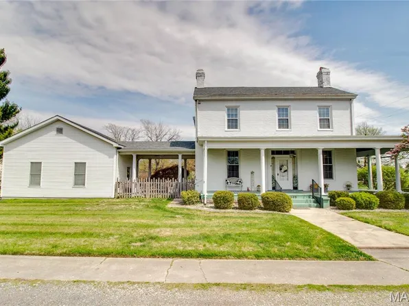 305 Orient St, Carlinville, IL 62626