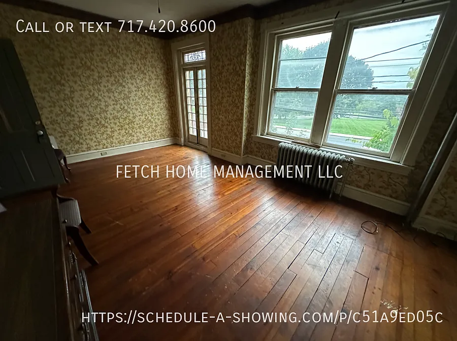 911 E King St Room 4 photo 1