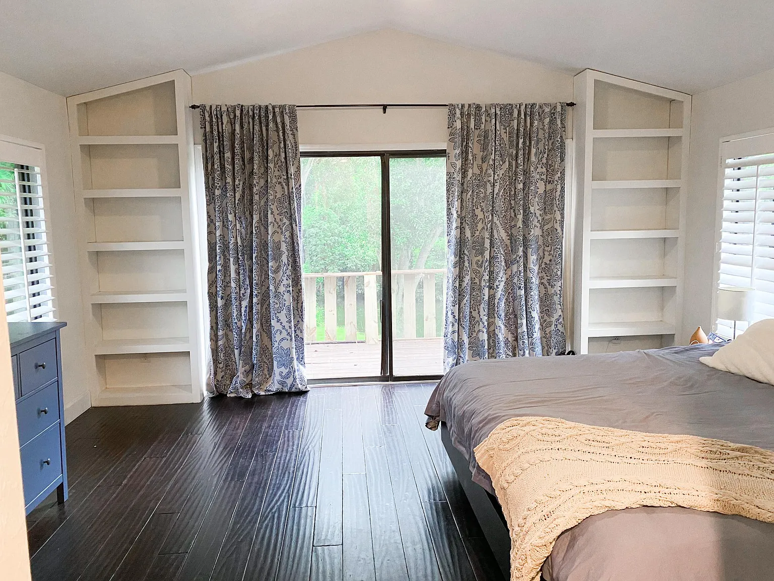 3 bed, 2.5 bath, 2276 sqft, $4,500 — Photo 3
