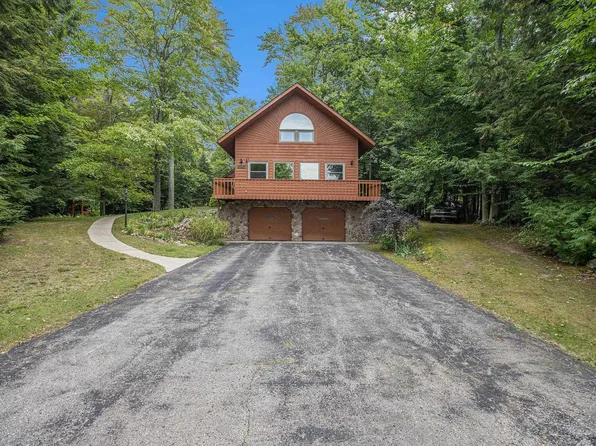 14820 Inwood Cir, Elk Rapids, MI 49629