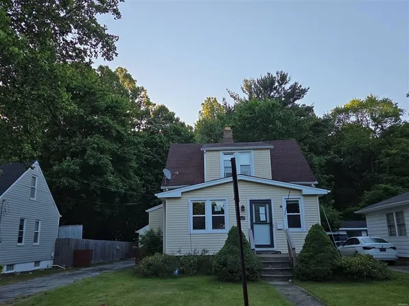 6181 Denison Blvd, Parma Heights, OH 44130