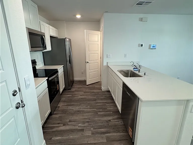 902 Violet Heron St — Photo 5