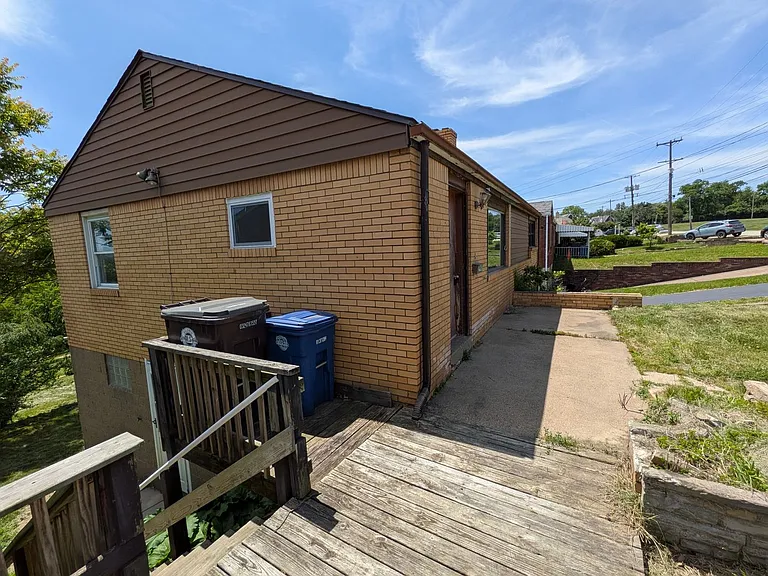 960 Agnew Rd — Photo 18