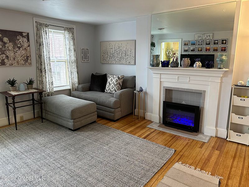 3rd image of 54 S Swan Street #3