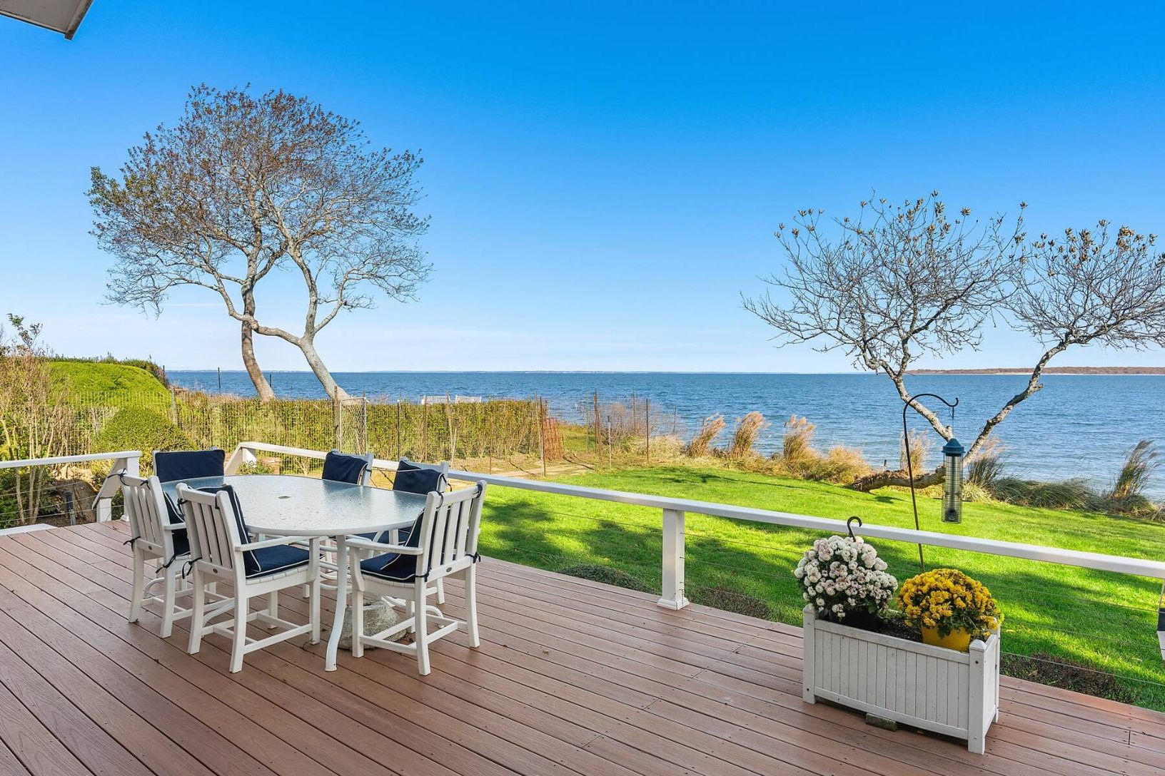  Expansive Decking On The Water