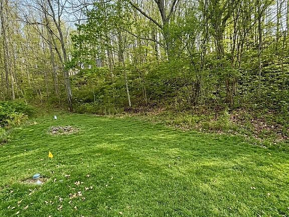 4th image of 3259 Julia Rd