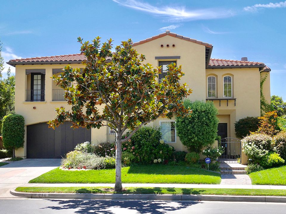 1st image of 816 W Gabrielino Ct