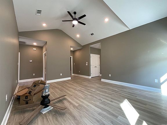 5th image of 225 Kayla Ln