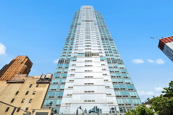 Rented by Corcoran | media 24