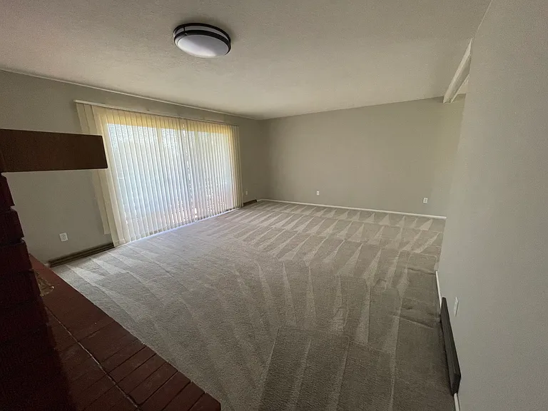 153 Riverview Dr E — Photo 3