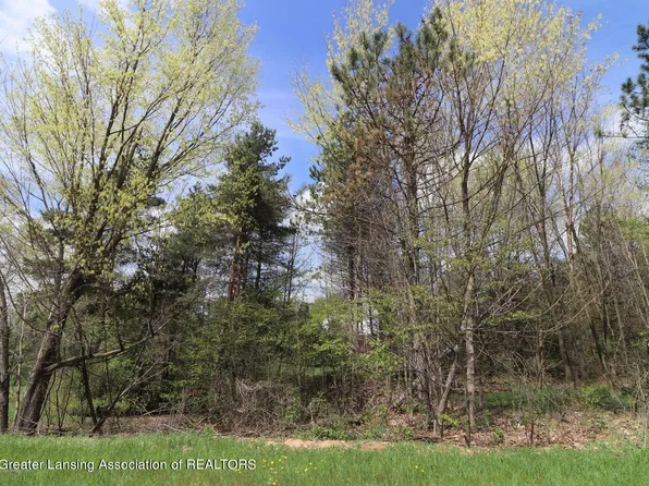 4106 Sebring Dr, Lansing, MI 48911