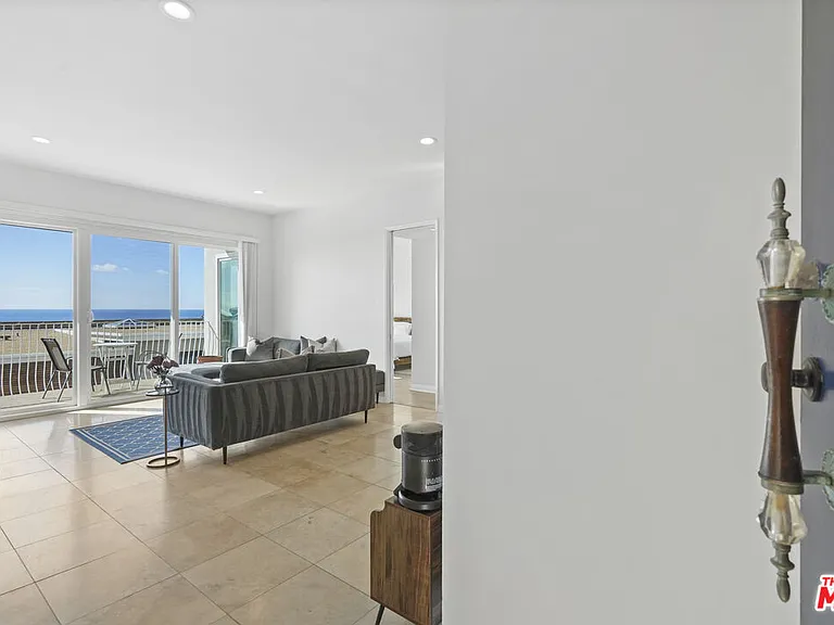 18103 Coastline Dr #7 — Photo 5