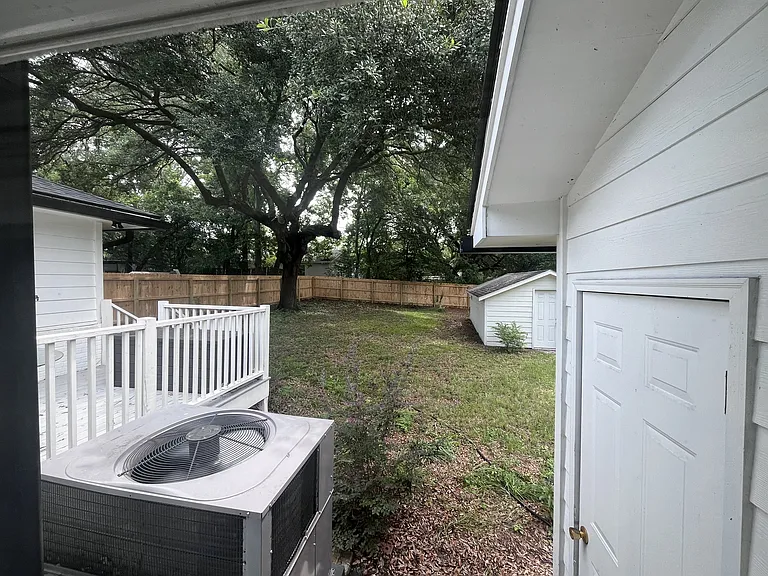 5464 Crown Ave — Photo 24