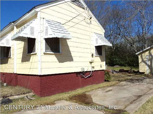 2nd image of 1840 Kenmore Dr