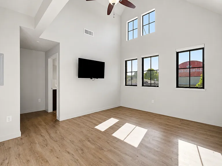 Upscale Westside Living! Spacious 2BD/2BA Above Copal Restaurant — Photo 6