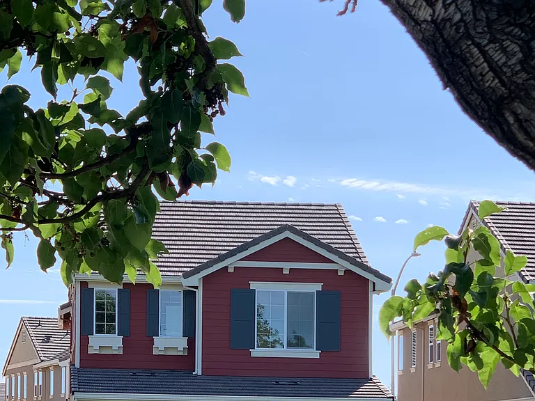 Lennox Ln — Photo 2