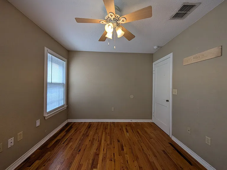 1185 W Mill St — Photo 32