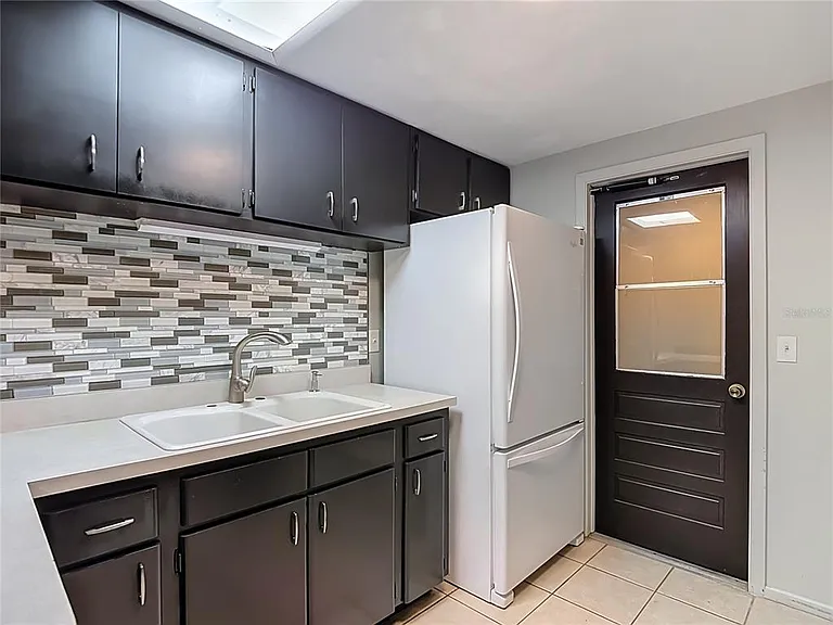 7916 Woodgrove Cir — Photo 12