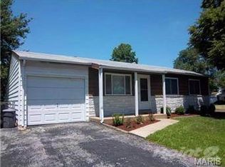4933 Cherry Blossom Ln, Hazelwood, MO 63042