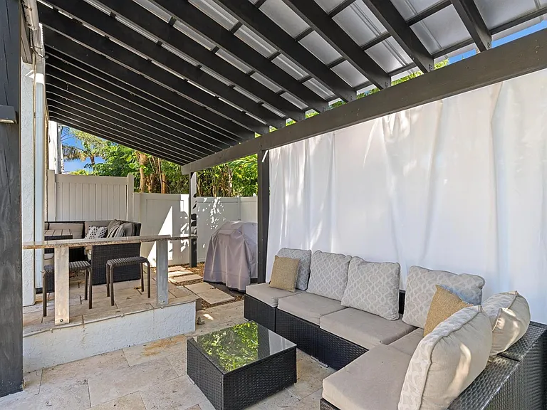 1050 Brooks Ln — Photo 38
