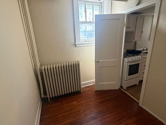 5th image of 176 Chestnut St APT 12