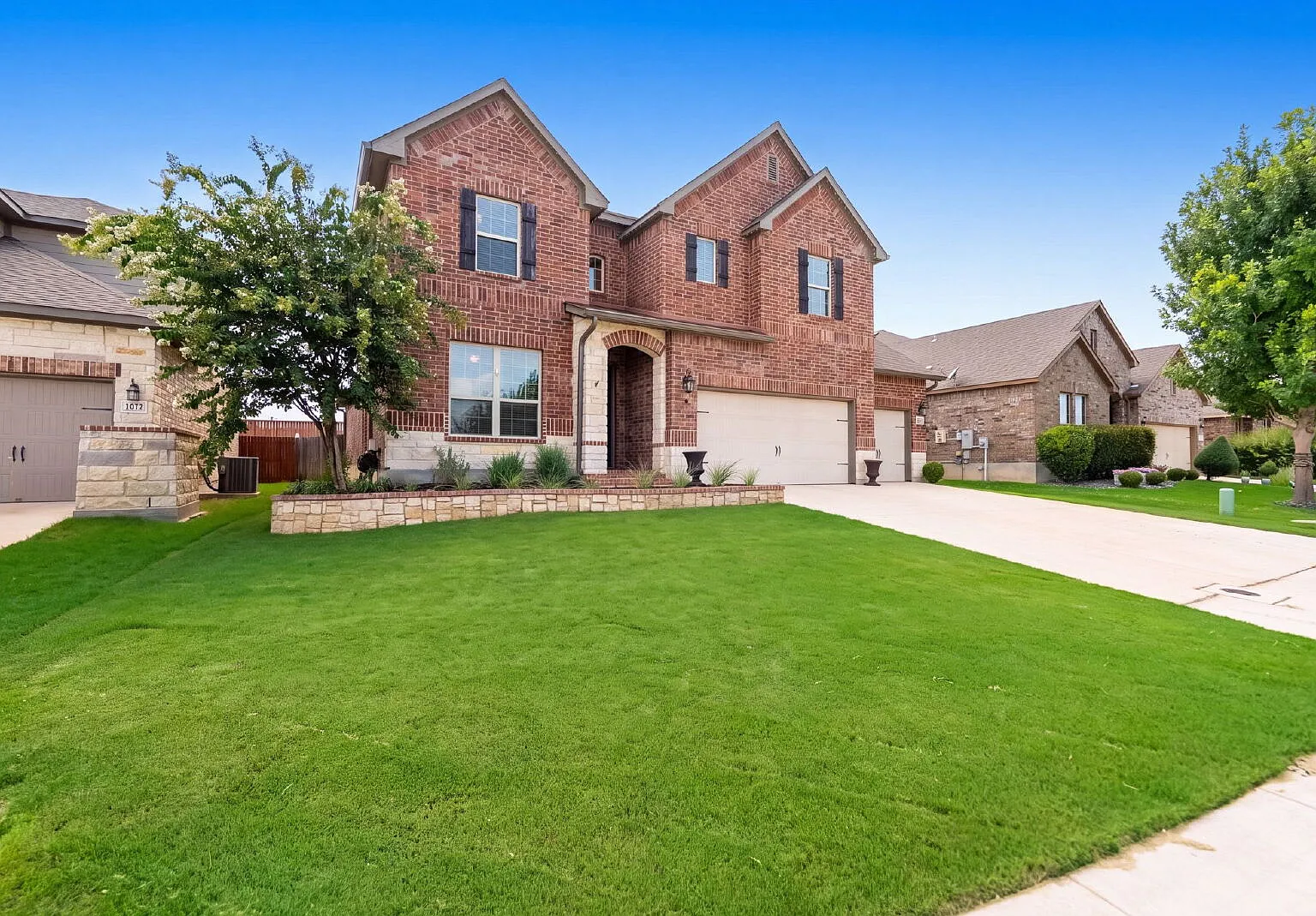 4 bed, 3.5 bath, 3245 sqft, $2,800 — Photo 3