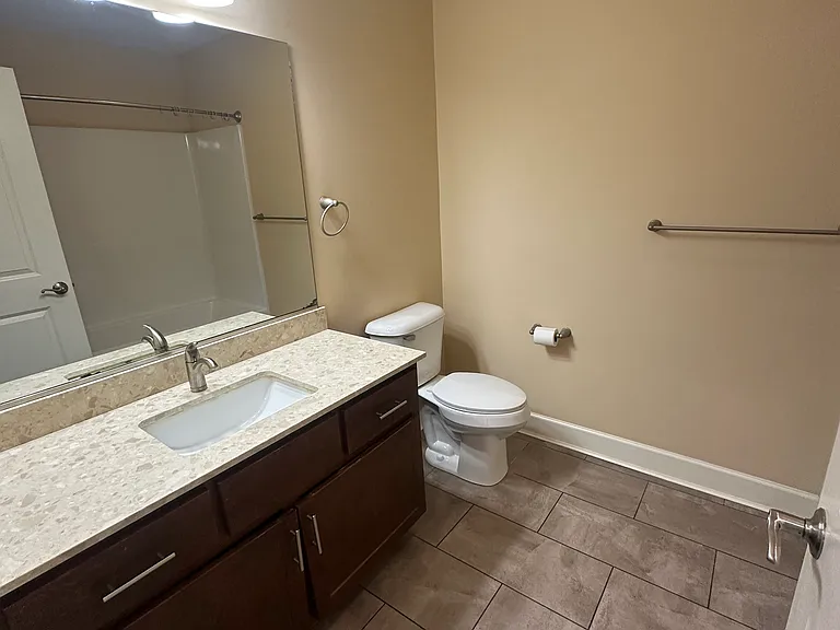 Dockside Village Apartments — Photo 103
