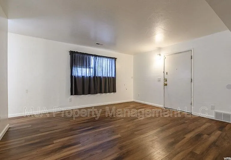 2523 S Lakecrest Dr #2 — Photo 3