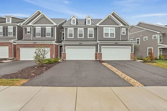 3 bed, 2.5 bath, 1883 sqft, $3,200 — Photo 1