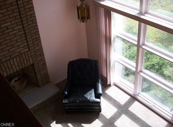 3rd image of 936 Trimble Pl