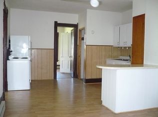 430 S 4th St APT 1, Dekalb, IL 60115