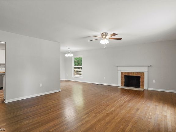 5th image of 575 Woodland Dr