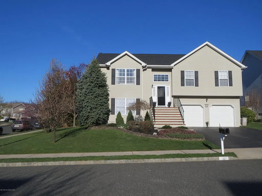 10 Higgins Ct photo 1