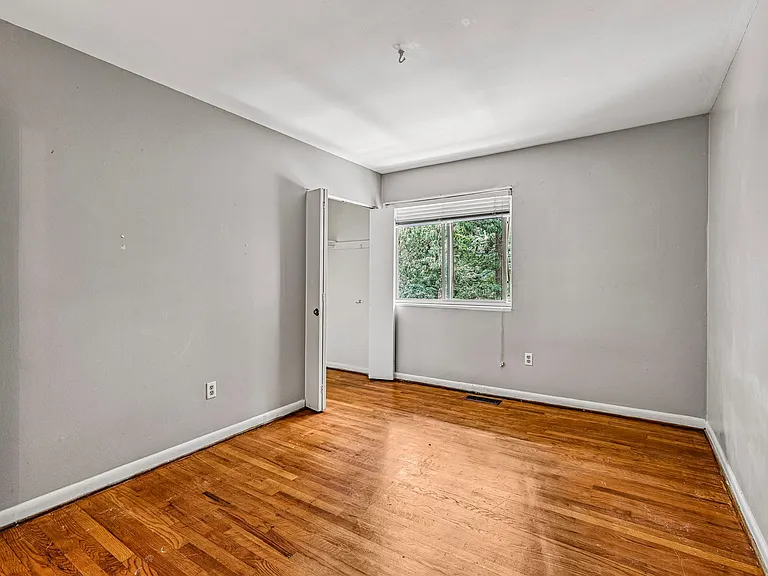 8614 Manchester Rd #6 — Photo 13