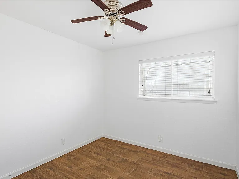 1704 Cherry Orchard Dr — Photo 6