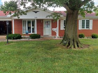 319 Indiana St, Red Bud, IL 62278