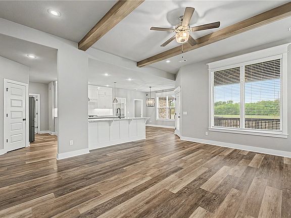 4th image of 369 Waterfall Ln