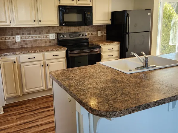 53 Liberty Ln, Kirkwood, PA 17536