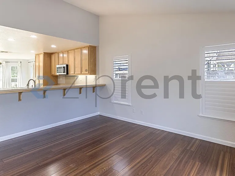 1465 Valley Glen Dr — Photo 13