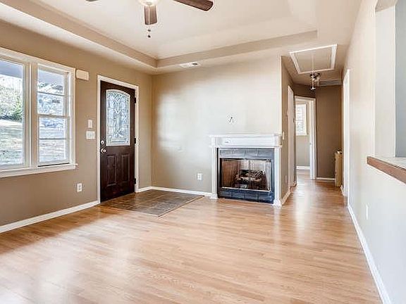 4th image of 107 Madrid Ct