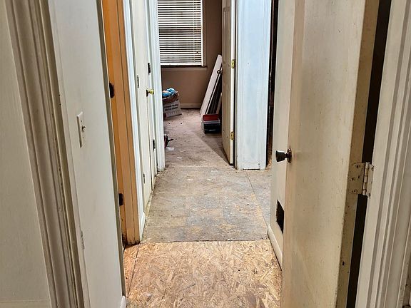 4th image of 112 Harwood Dr