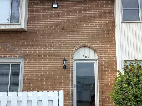 605 Cobble Creek Curv, Newark, DE 19702