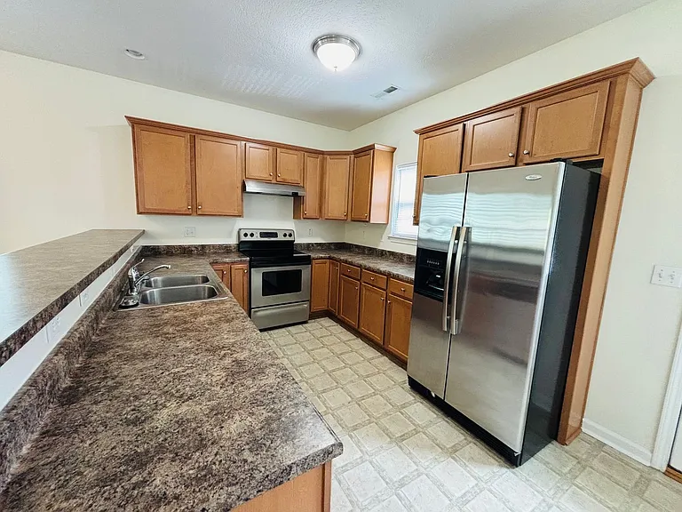 1719 Aden Ln — Photo 5
