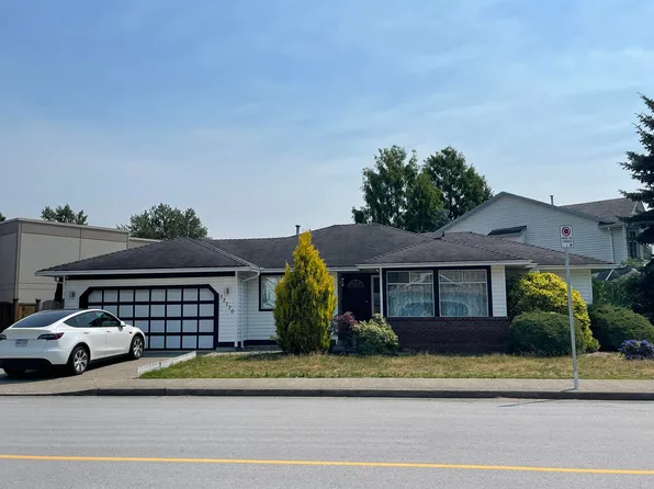 12170 Bonson Rd, Pitt Meadows, BC V3Y 2L4