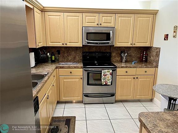 4th image of 2089 Coral Ridge Dr #305