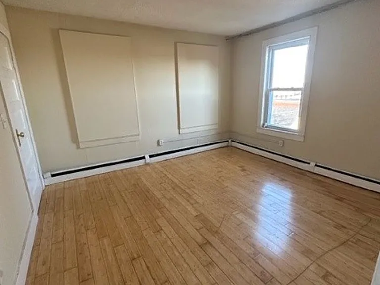 39 Hill St #201 — Photo 5